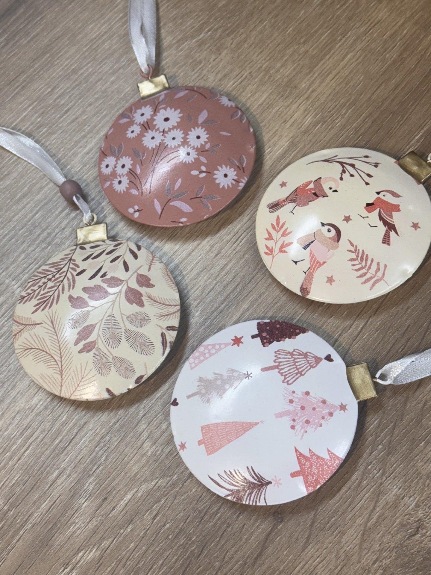 Set of 4x Floral Metal Baubles - 7cm
